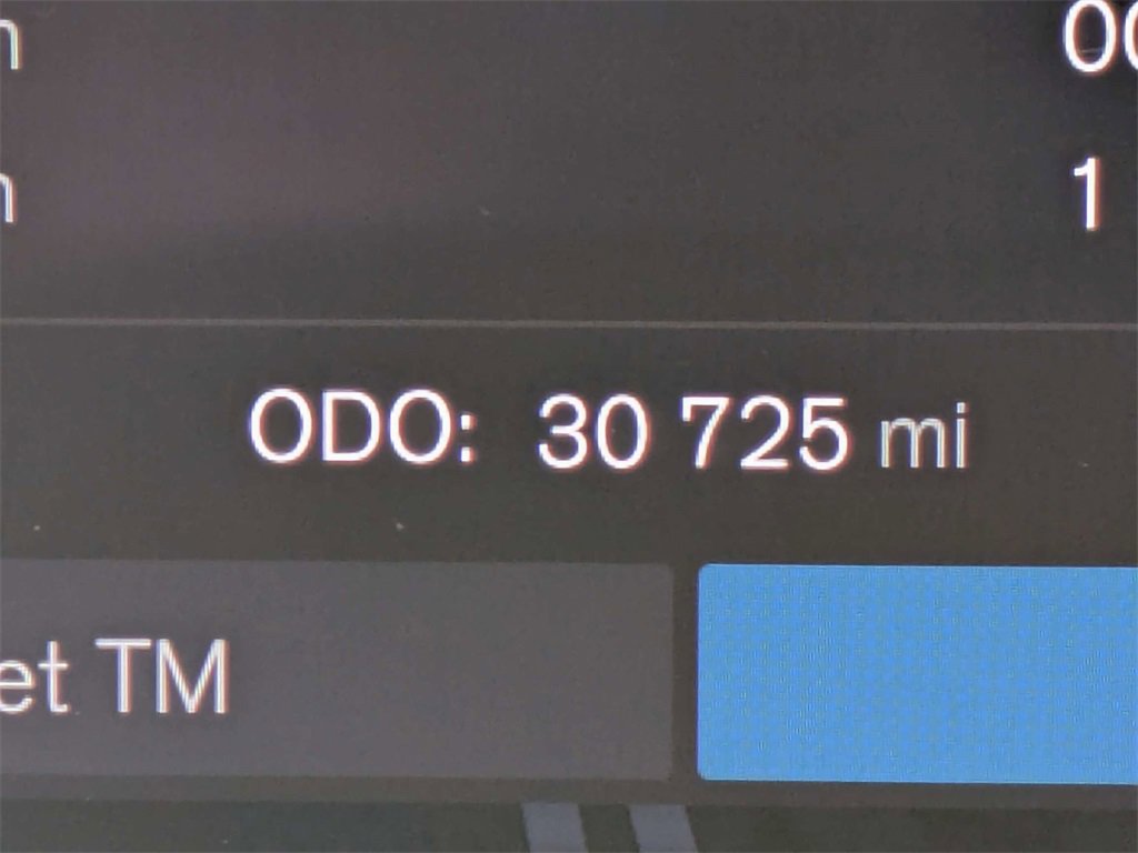 Used 2023 Volvo XC40 Recharge Core image 39