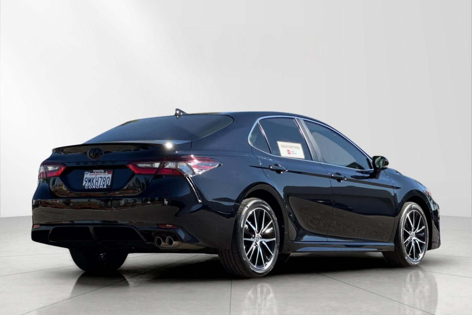 Used 2024 Toyota Camry SE image 4