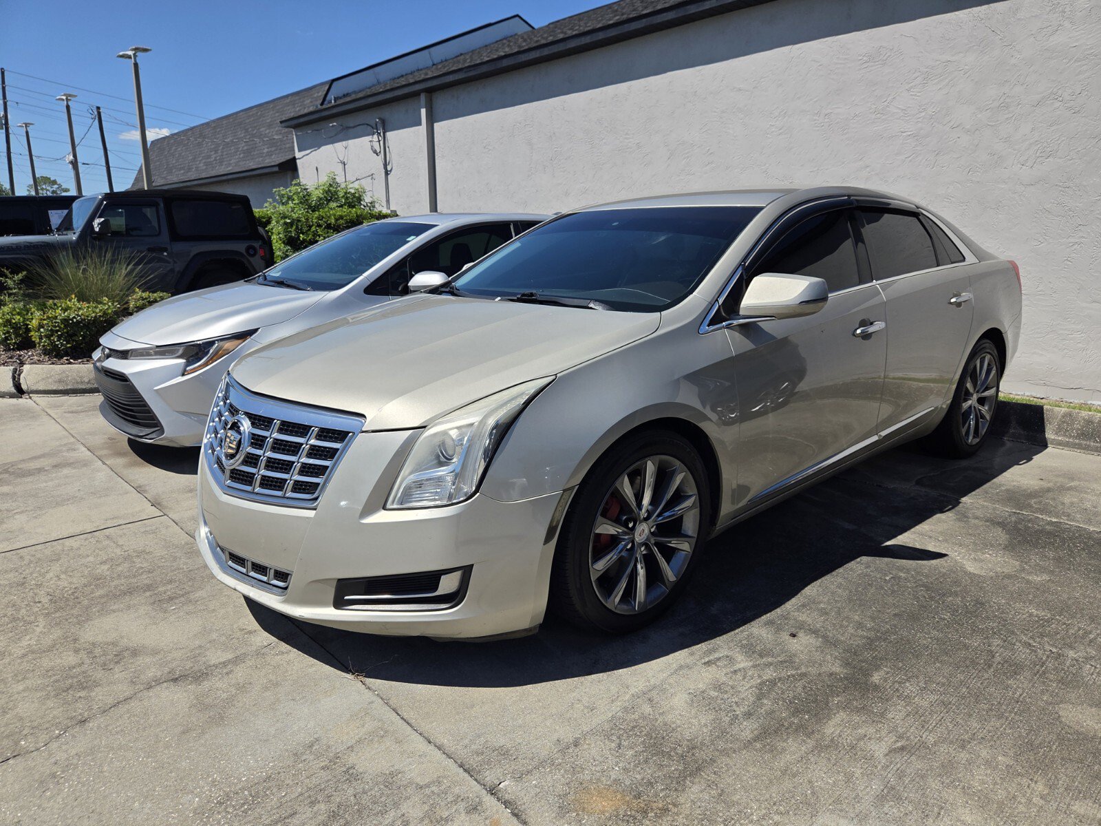Used 2013 Cadillac XTS FWD image 3