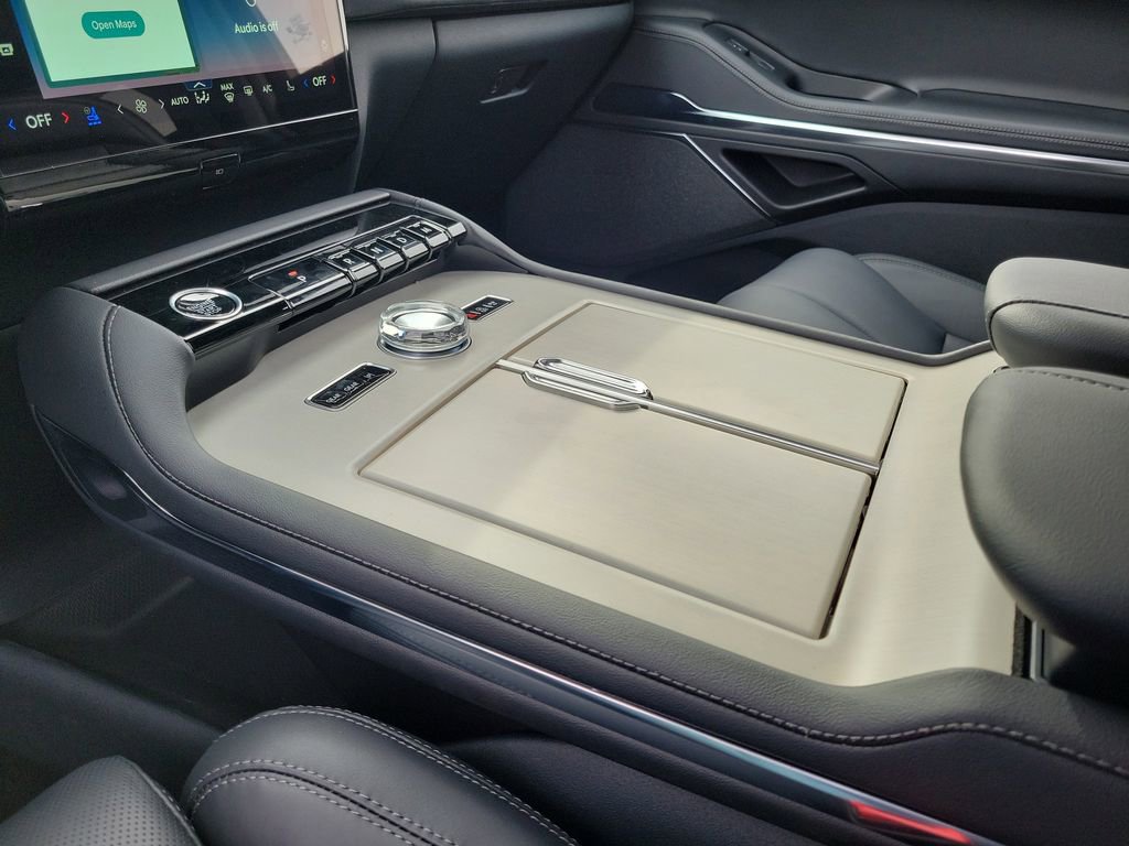 New 2025 Lincoln Navigator L Reserve w/ Jet Appearance Package image 28