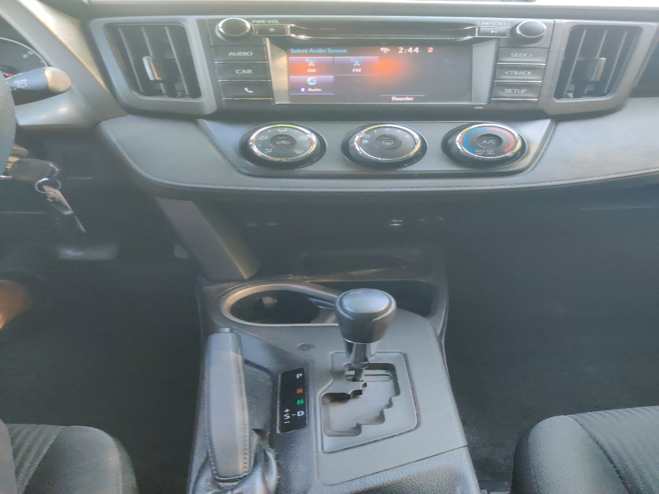 Used 2016 Toyota RAV4 LE image 11