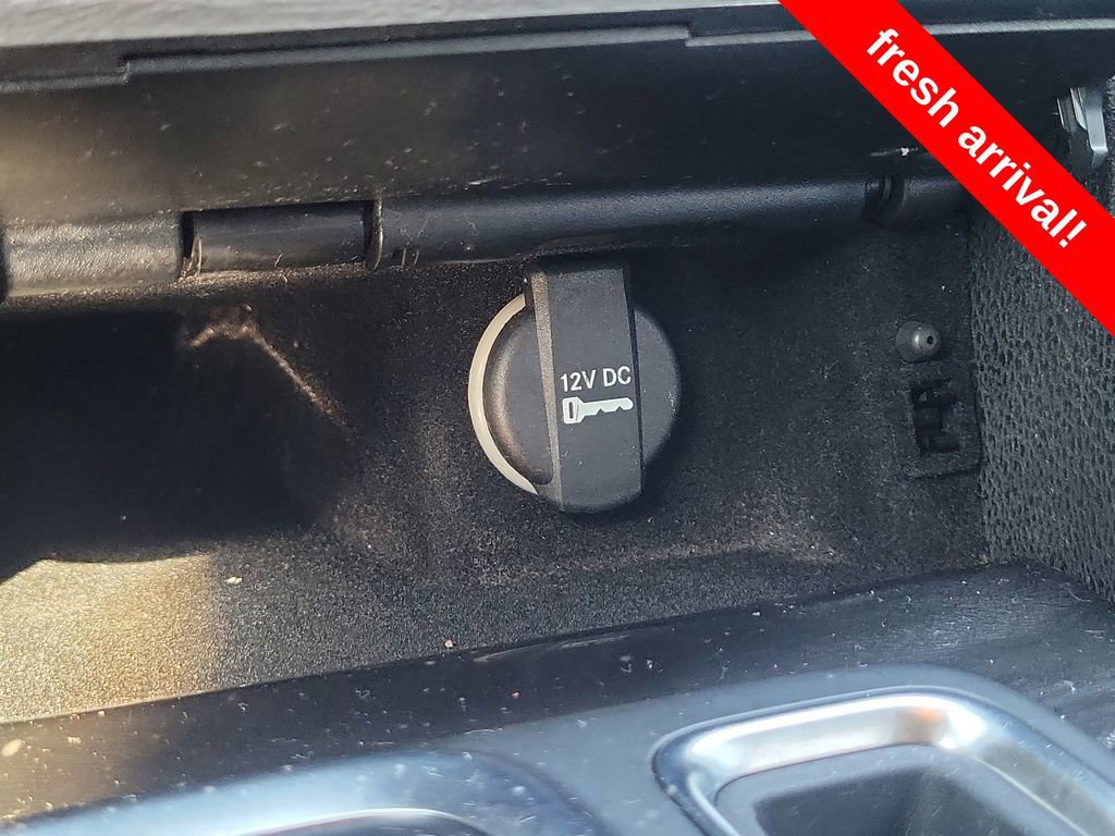 Used 2020 Chrysler 300 Touring w/ Sport Appearance Package image 7