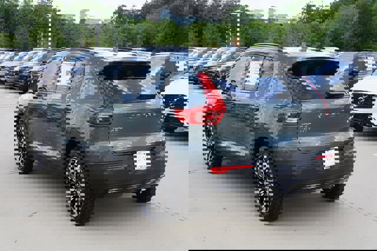 New 2026 Volvo XC40 B5 Plus w/ Protection Package Premier image 5