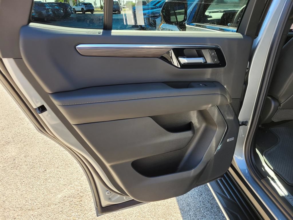 New 2026 Chevrolet Tahoe LT w/ Comfort Package AWD/4WD image 9