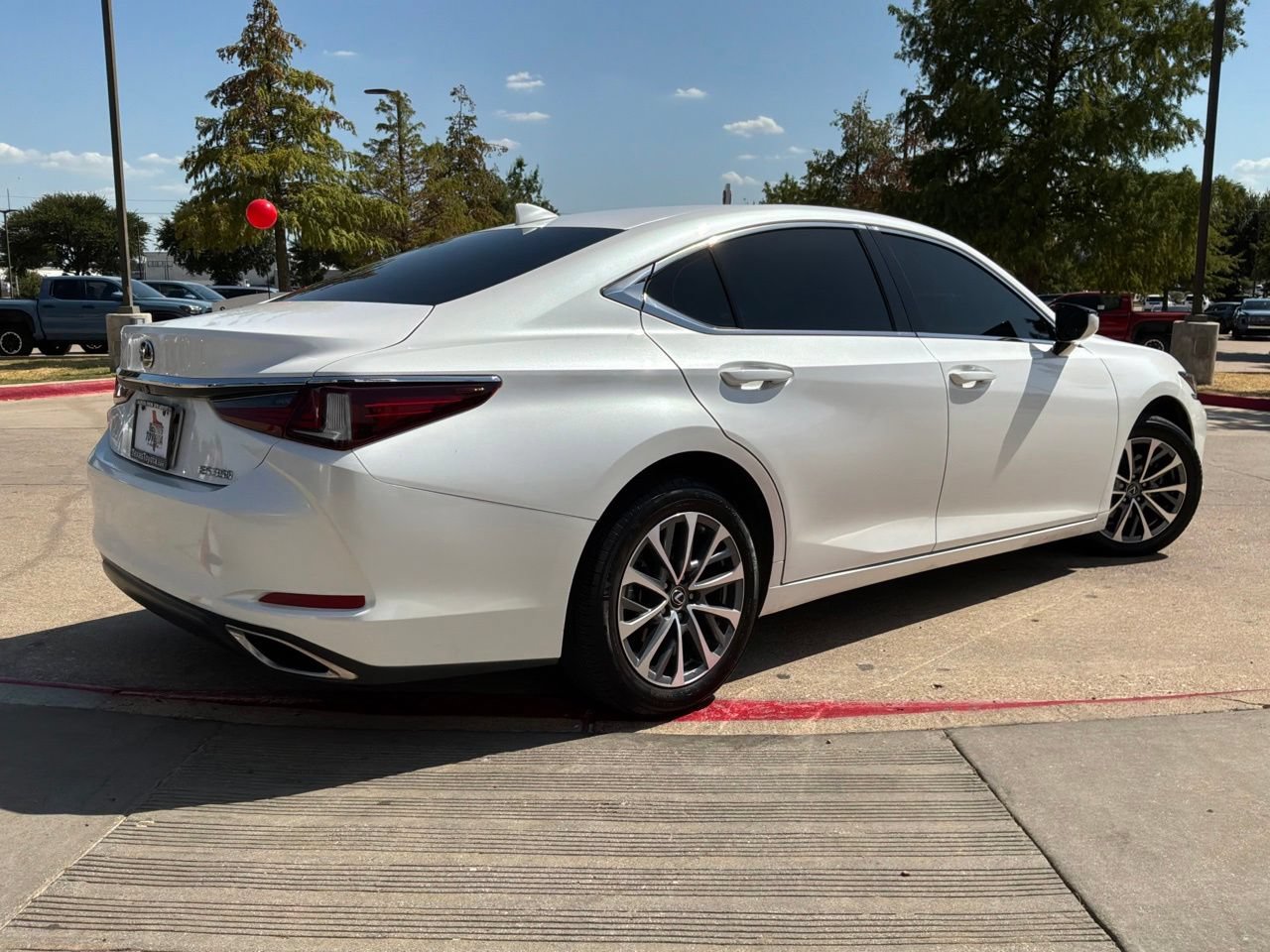 Used 2025 Lexus ES 350 w/ Accessory Package (Z1) FWD image 6
