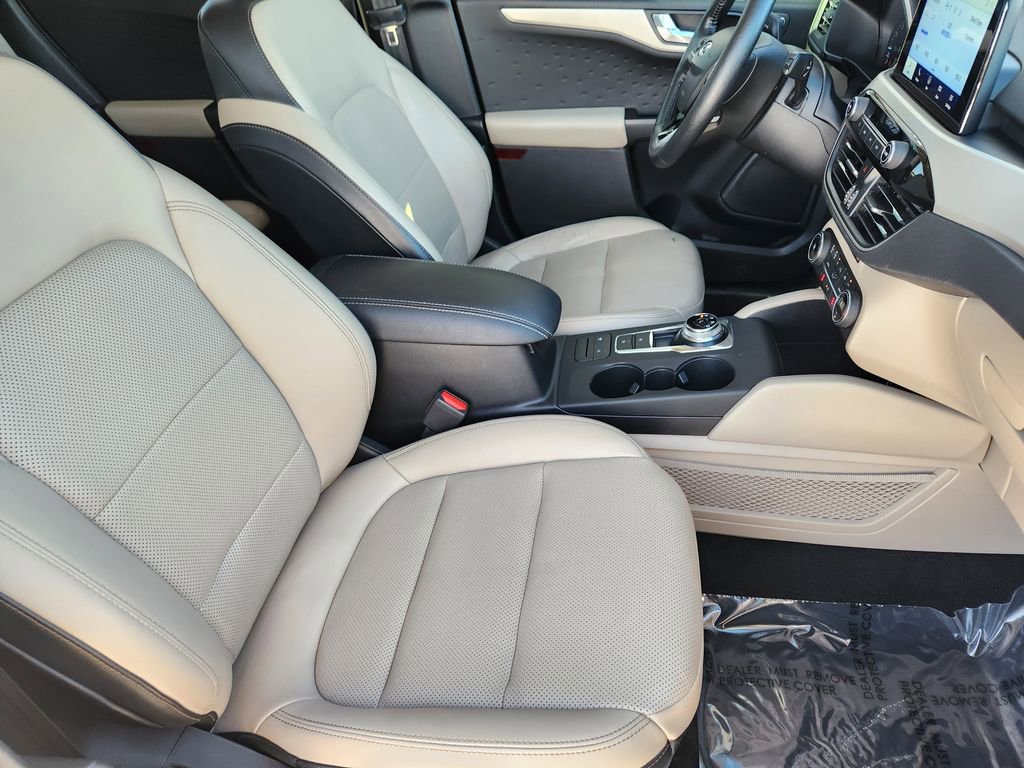 Used 2020 Ford Escape SEL image 5