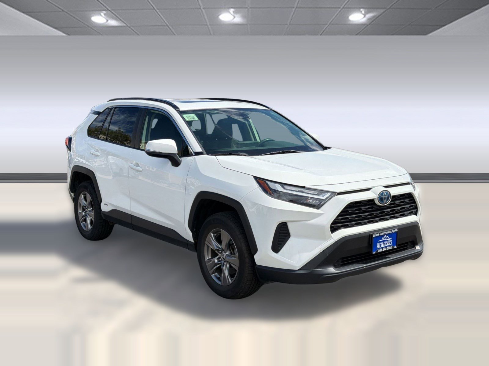 Used 2023 Toyota RAV4 XLE w/ Convenience Package image 7