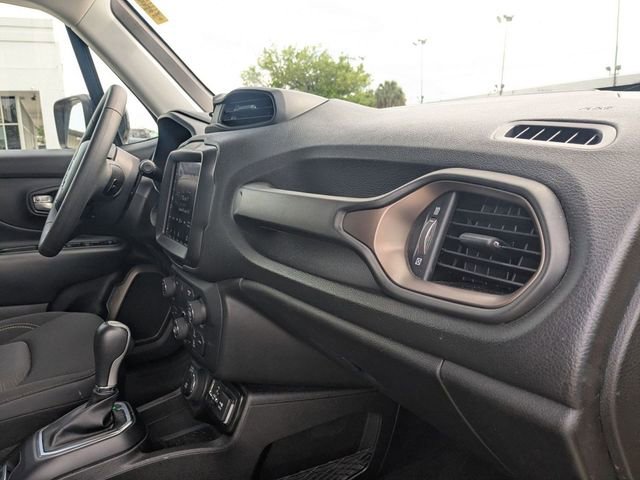 Used 2023 Jeep Renegade Latitude image 41