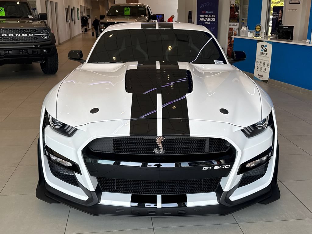 Used 2020 Ford Mustang Shelby GT500 w/ Carbon Fiber Track Pack RWD image 2