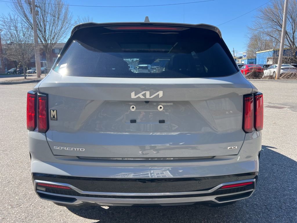 Certified 2023 Kia Sorento SX image 4