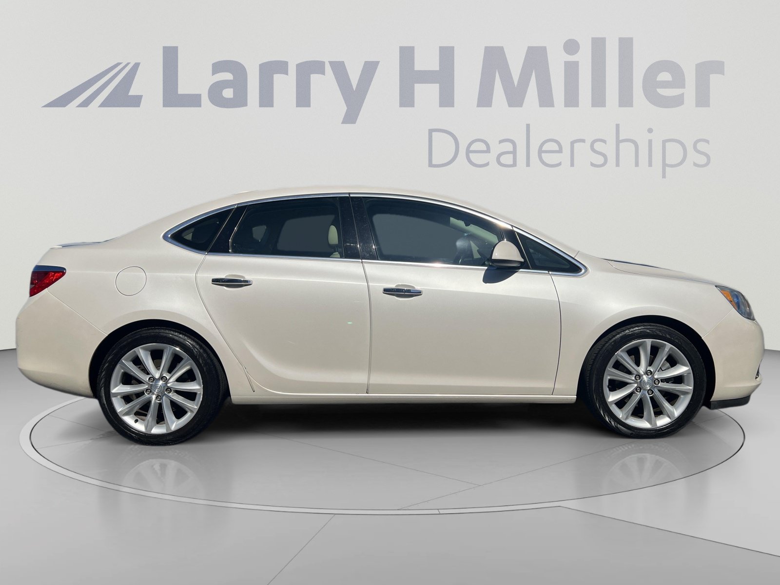 Used 2016 Buick Verano Leather w/ Experience Buick Package FWD image 7