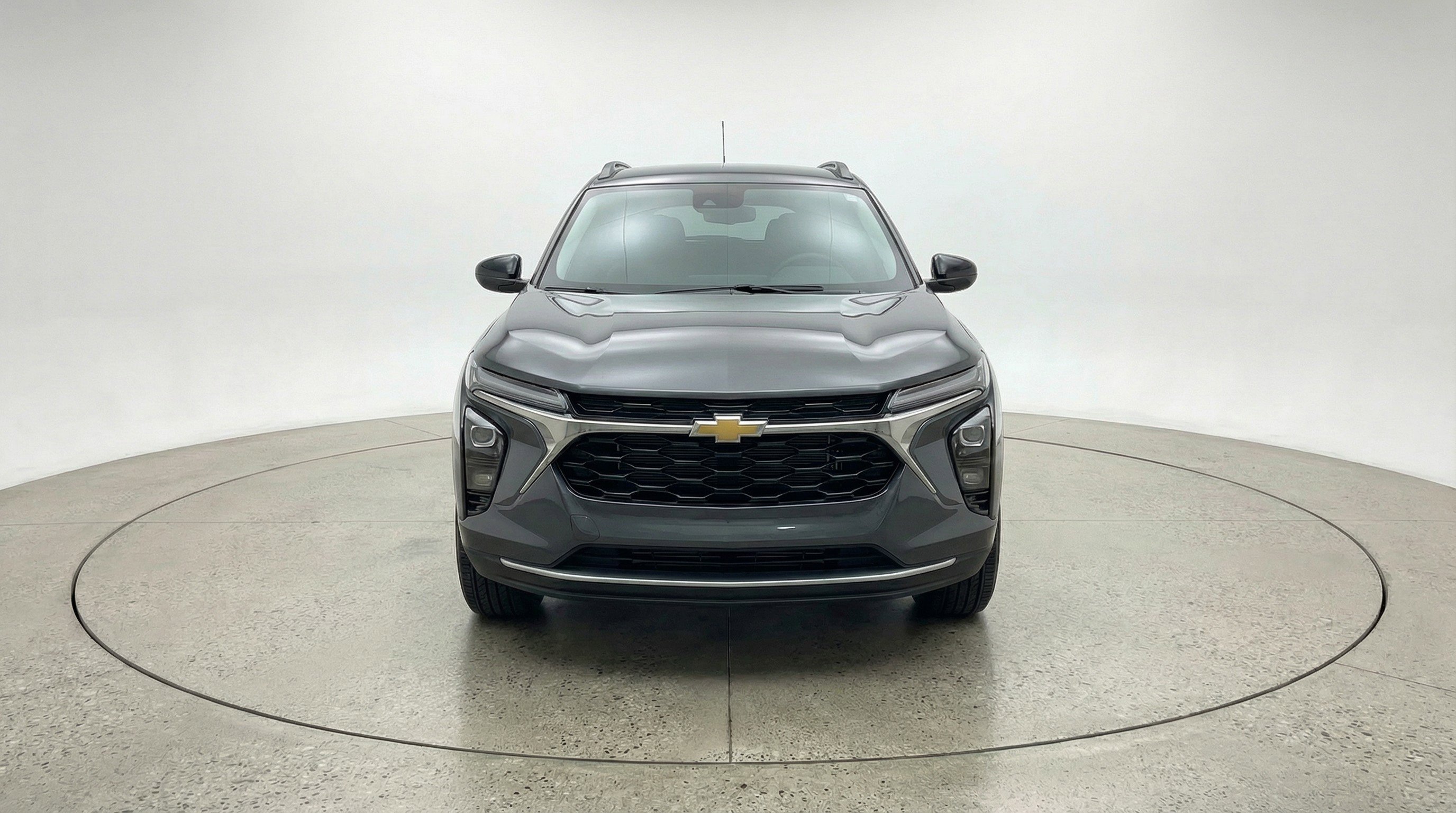 Used 2025 Chevrolet Trax LT w/ LT Convenience Package image 2