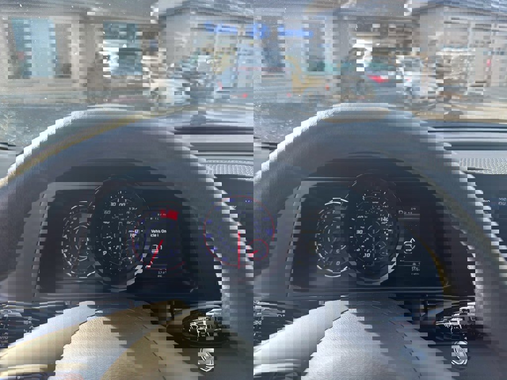 Used 2023 Hyundai Elantra SEL image 9