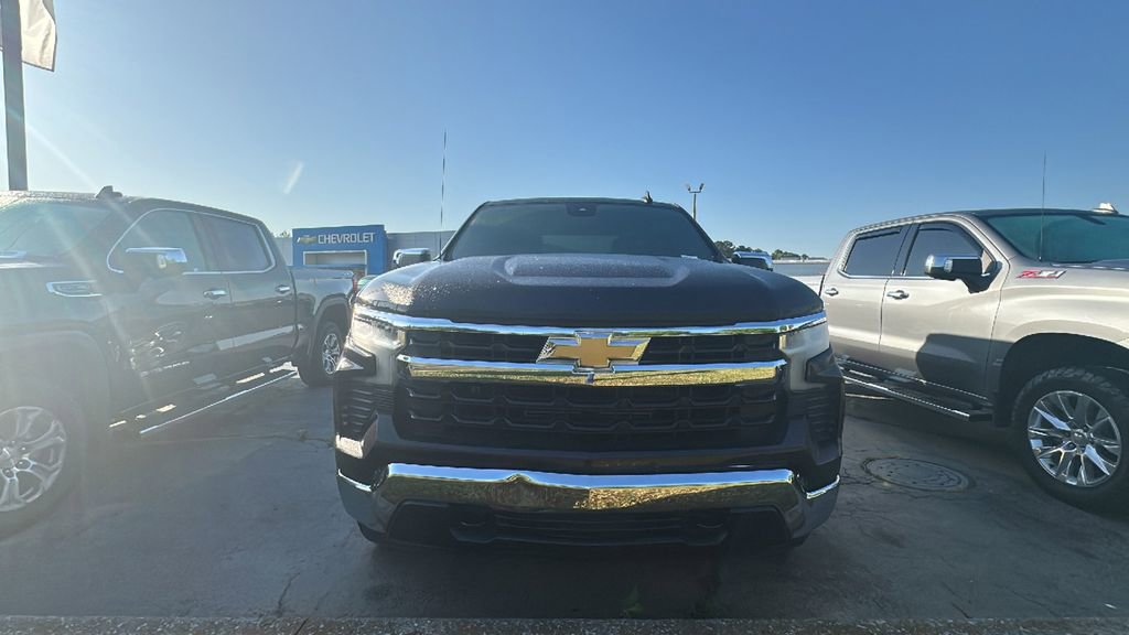 Used 2024 Chevrolet Silverado 1500 LT AWD/4WD image 10
