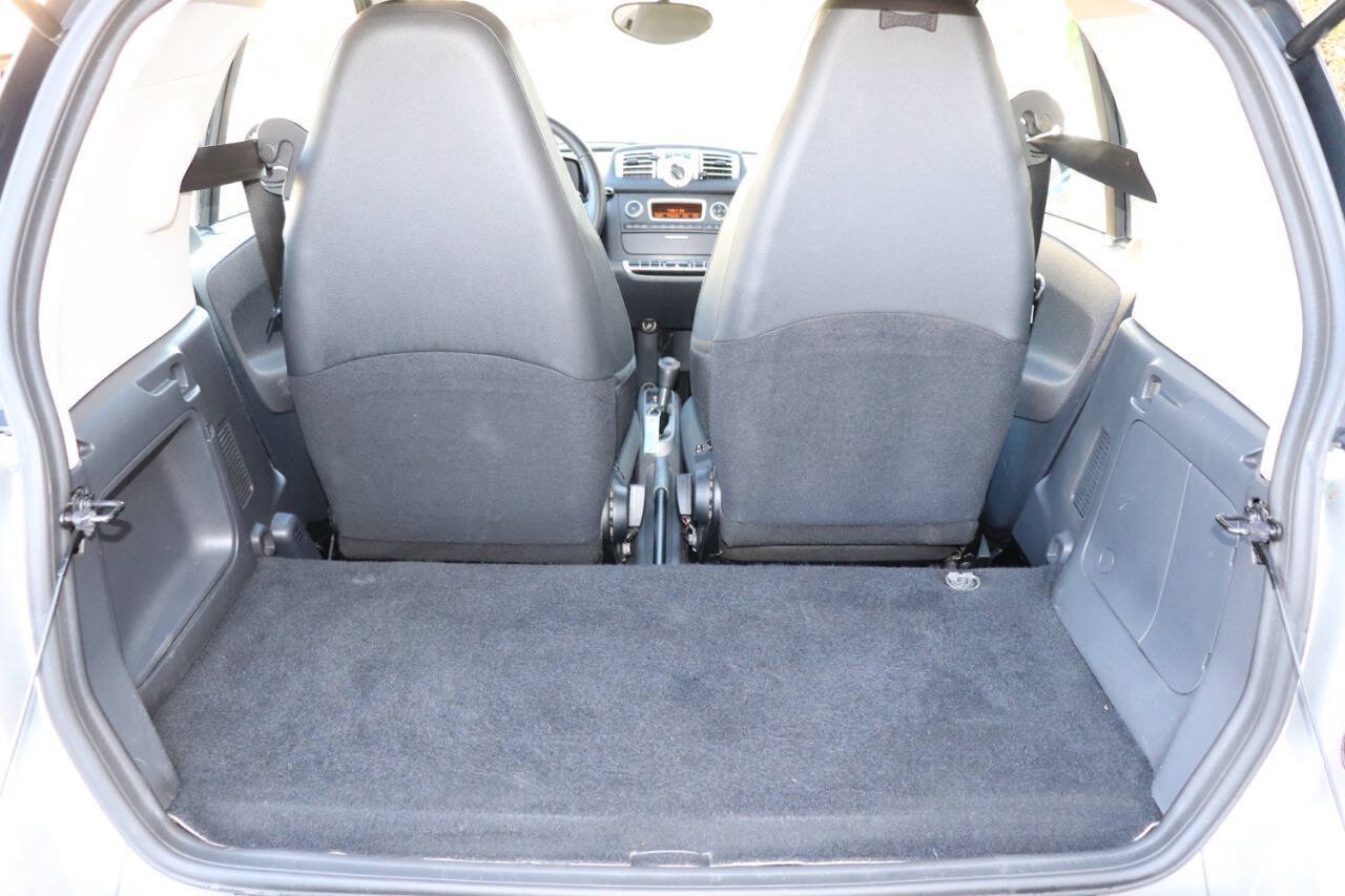 Used 2013 smart fortwo pure RWD image 30