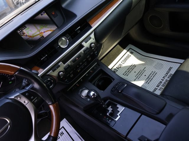 Used 2015 Lexus ES 300h w/ Navigation System Package FWD image 22