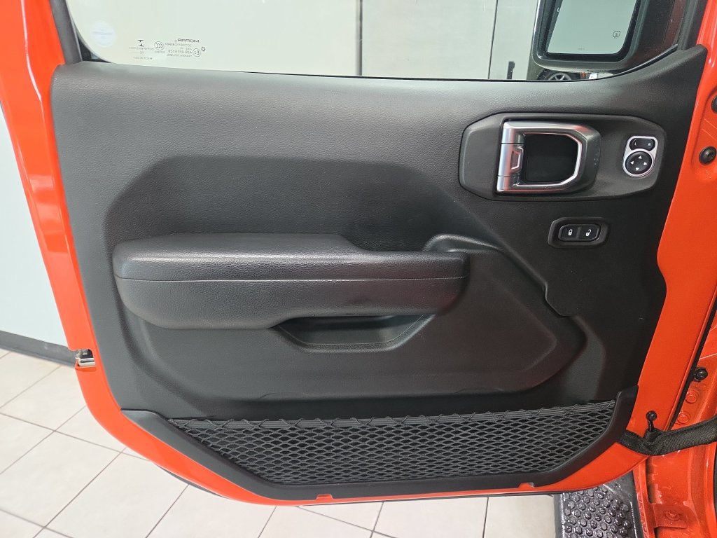 Used 2018 Jeep Wrangler Unlimited Sport S AWD/4WD image 27