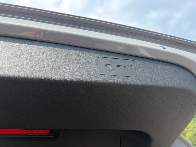 New 2026 Volkswagen GTI SE FWD image 11