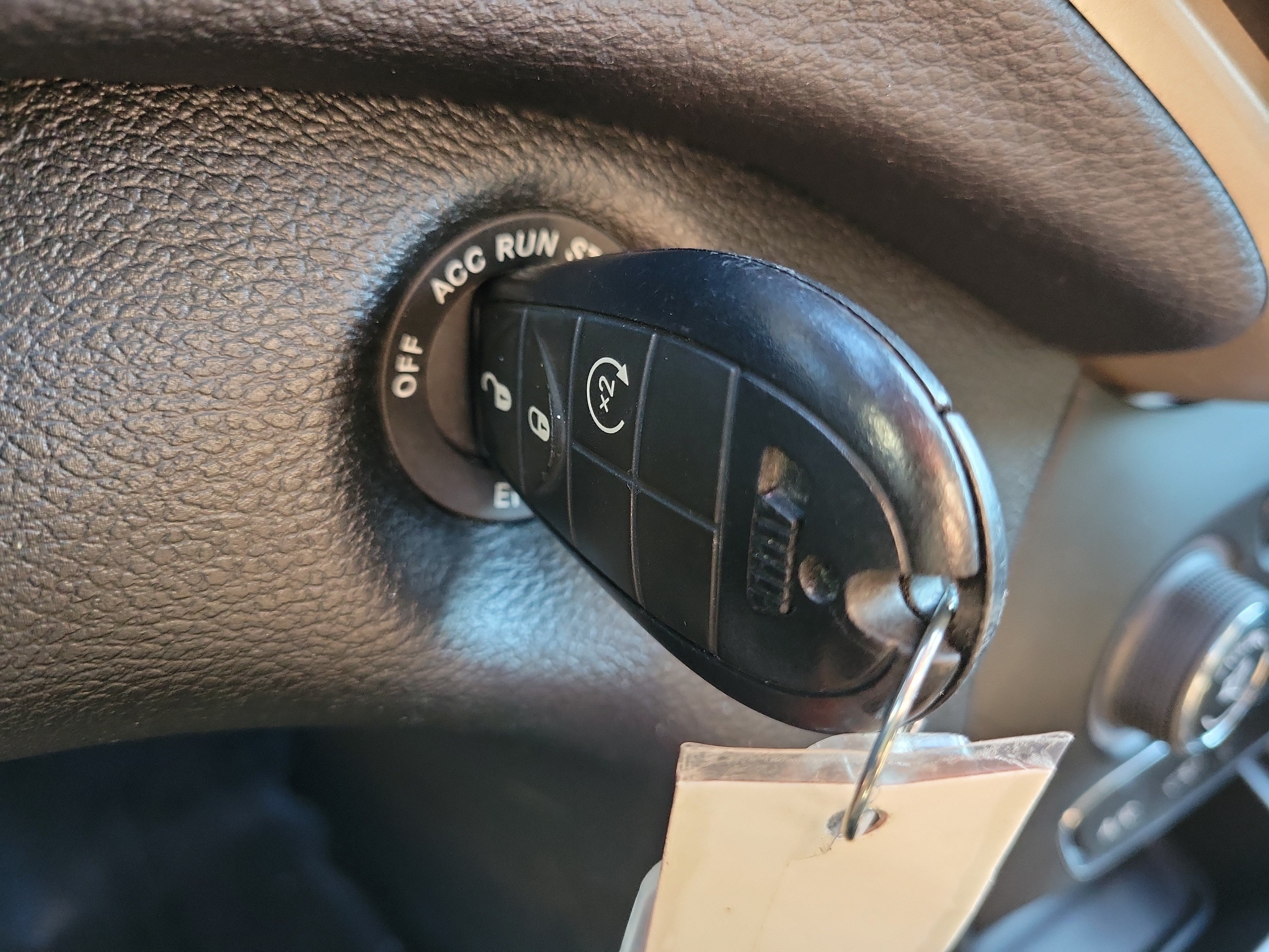 Used 2015 Jeep Cherokee Latitude w/ Cold Weather Group FWD image 30
