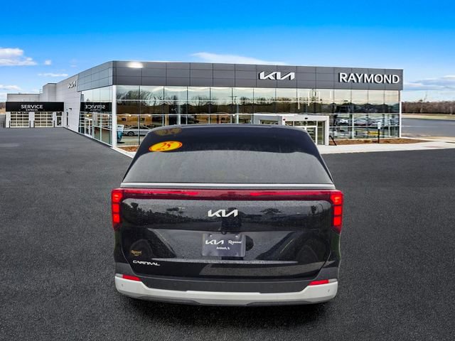 Certified 2025 Kia Carnival EX FWD image 4