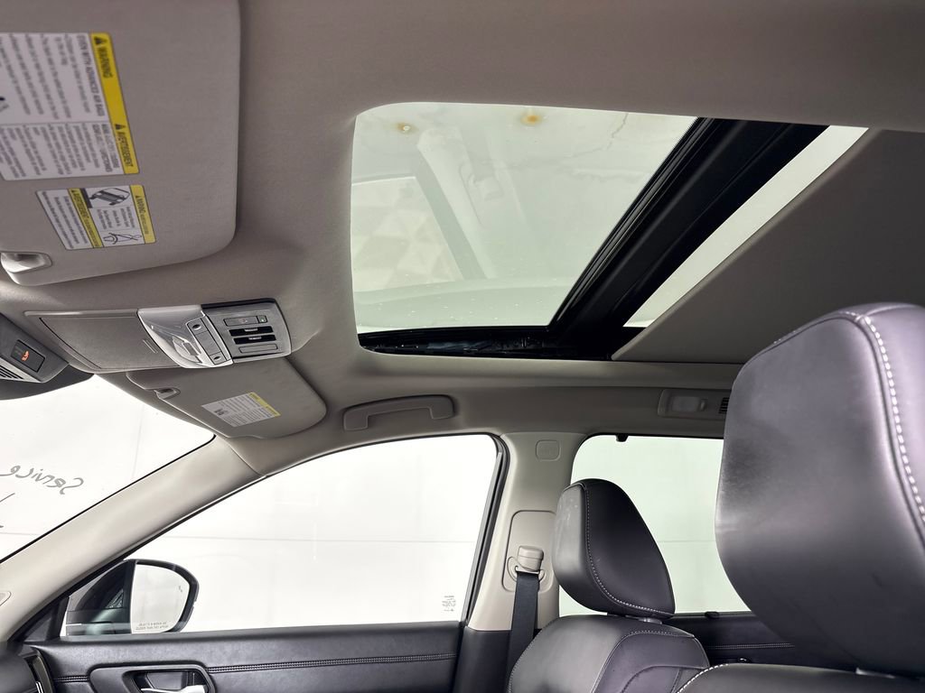Used 2024 Nissan Pathfinder Platinum FWD image 34