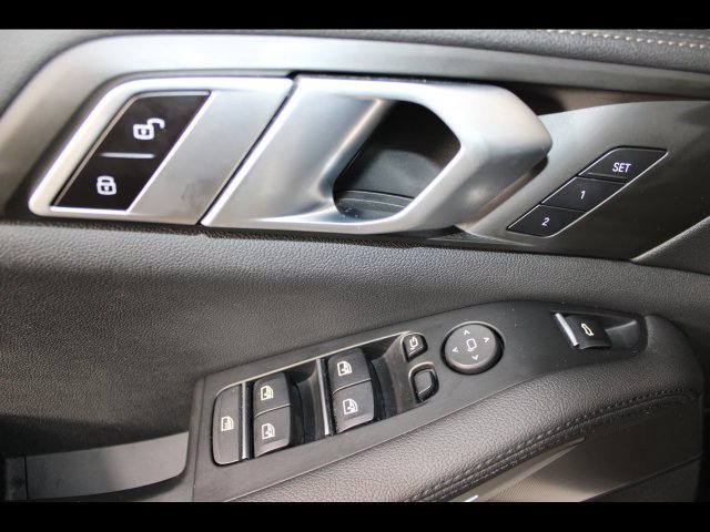 Used 2021 BMW X5 xDrive40i w/ Executive Package 2 AWD/4WD image 18