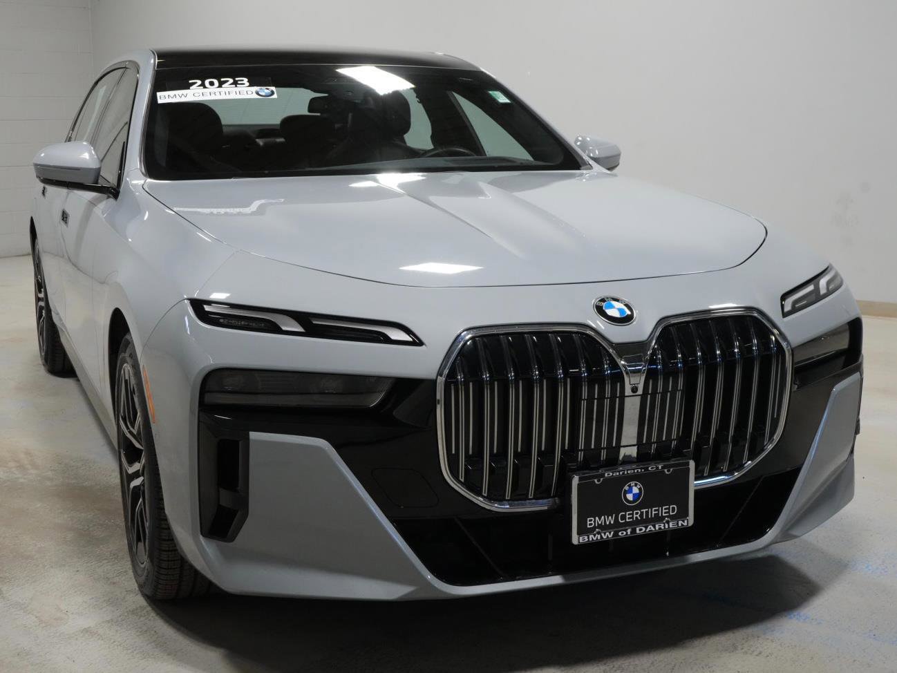 Certified 2023 BMW 760i xDrive w/ Parking Assistance Package image 15