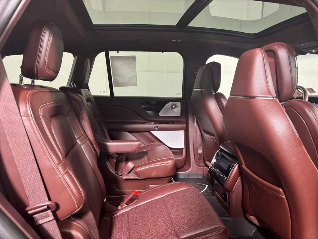 Certified 2023 Lincoln Aviator Black Label w/ Dynamic Handling Package AWD/4WD image 13