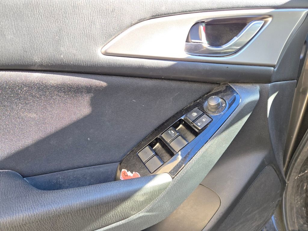 Used 2018 MAZDA MAZDA3 Sport image 8