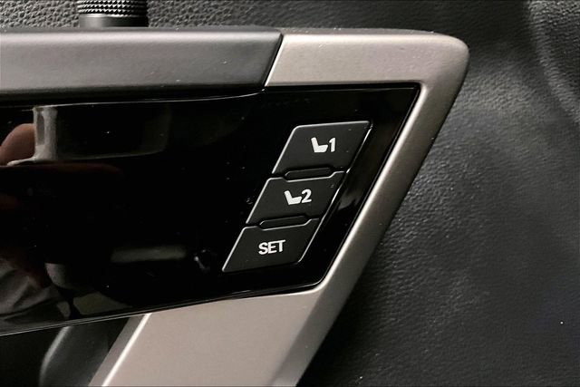 Used 2023 Toyota Tundra Limited AWD/4WD image 31