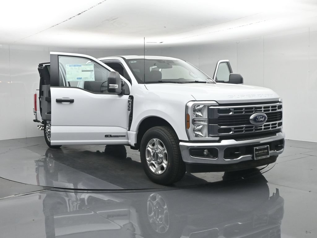 New 2026 Ford F350 XLT RWD image 31