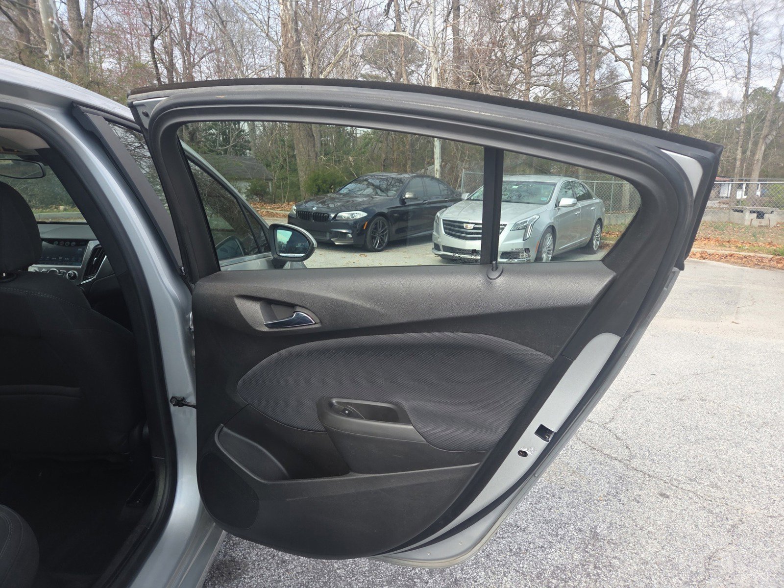 Used 2017 Chevrolet Cruze LT w/ Sun And Sound Package FWD image 18