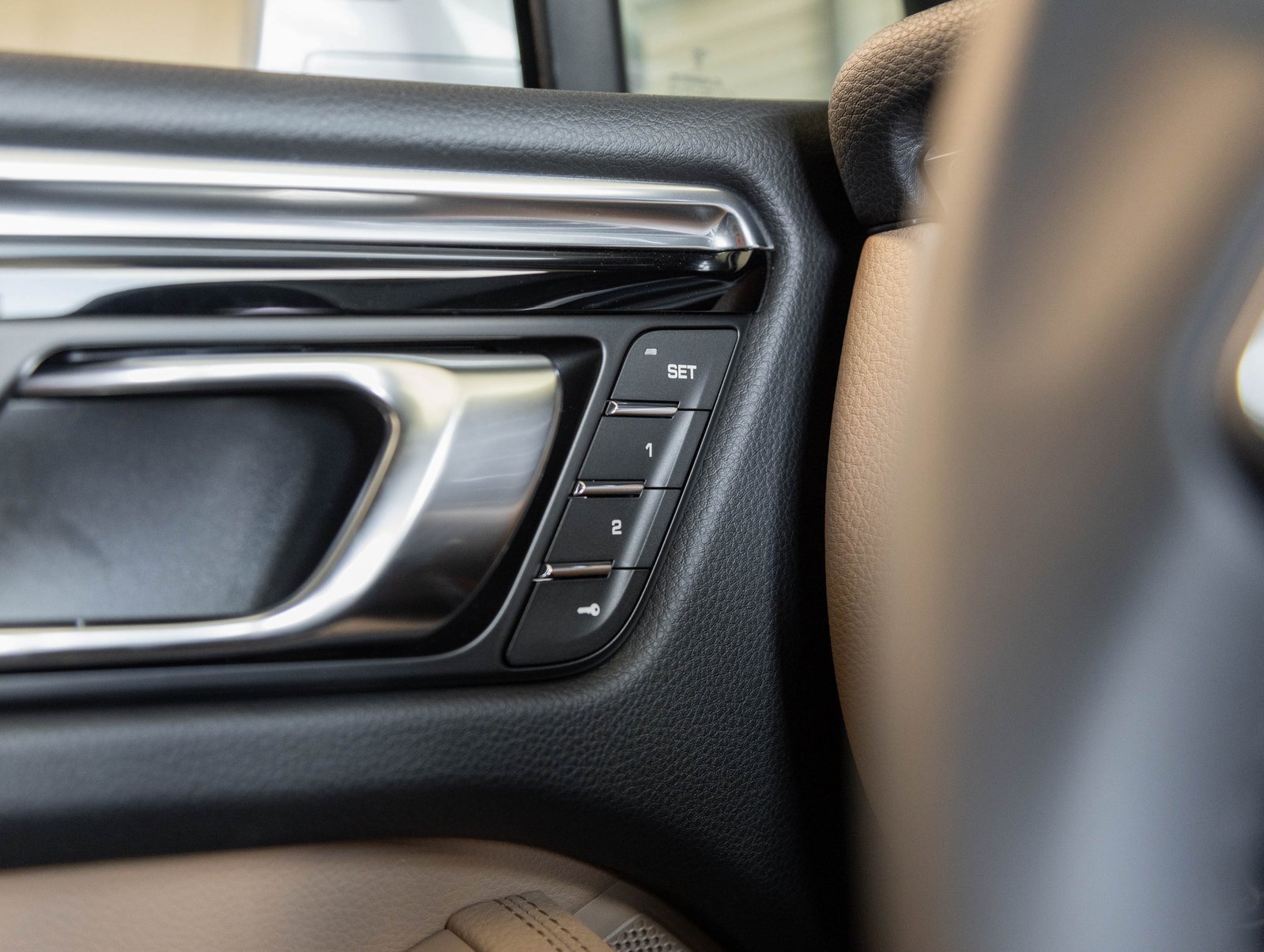 New 2026 Porsche Macan image 18