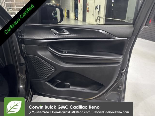 Used 2023 Jeep Grand Cherokee Altitude AWD/4WD image 39