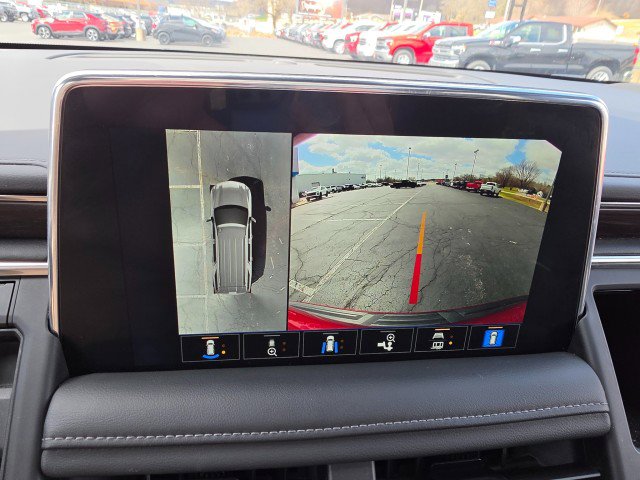 Used 2023 Chevrolet Tahoe Z71 w/ Luxury Package image 47