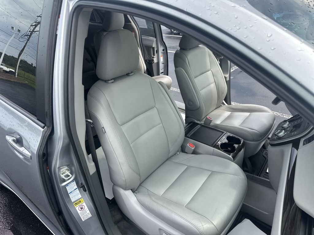 Used 2015 Toyota Sienna XLE Premium AWD/4WD image 32