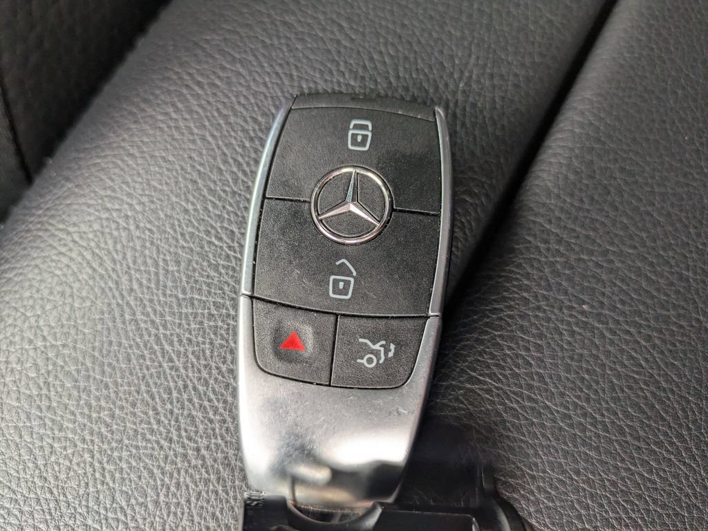Used 2025 Mercedes-Benz GLS 450 4MATIC image 34