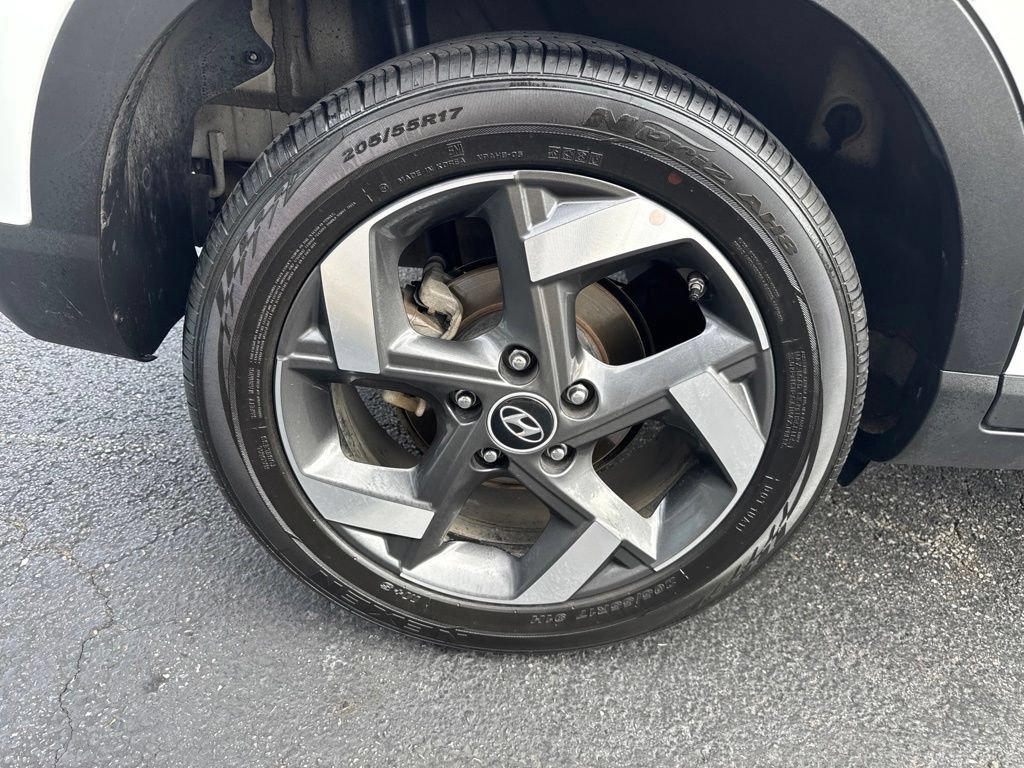 Used 2026 Hyundai Venue SEL FWD image 48
