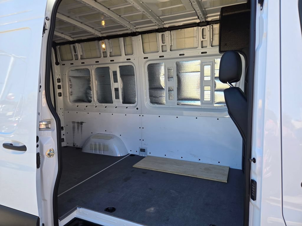 Used 2024 Mercedes-Benz Sprinter 2500 image 11