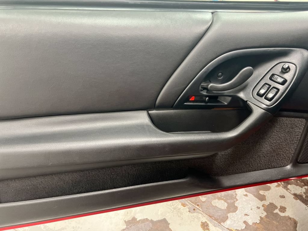 Used 2002 Chevrolet Camaro Z28 RWD image 19
