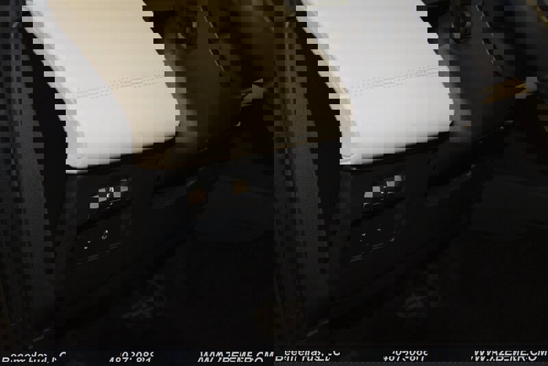 Used 2021 Land Rover Discovery Sport SE R-Dynamic image 27