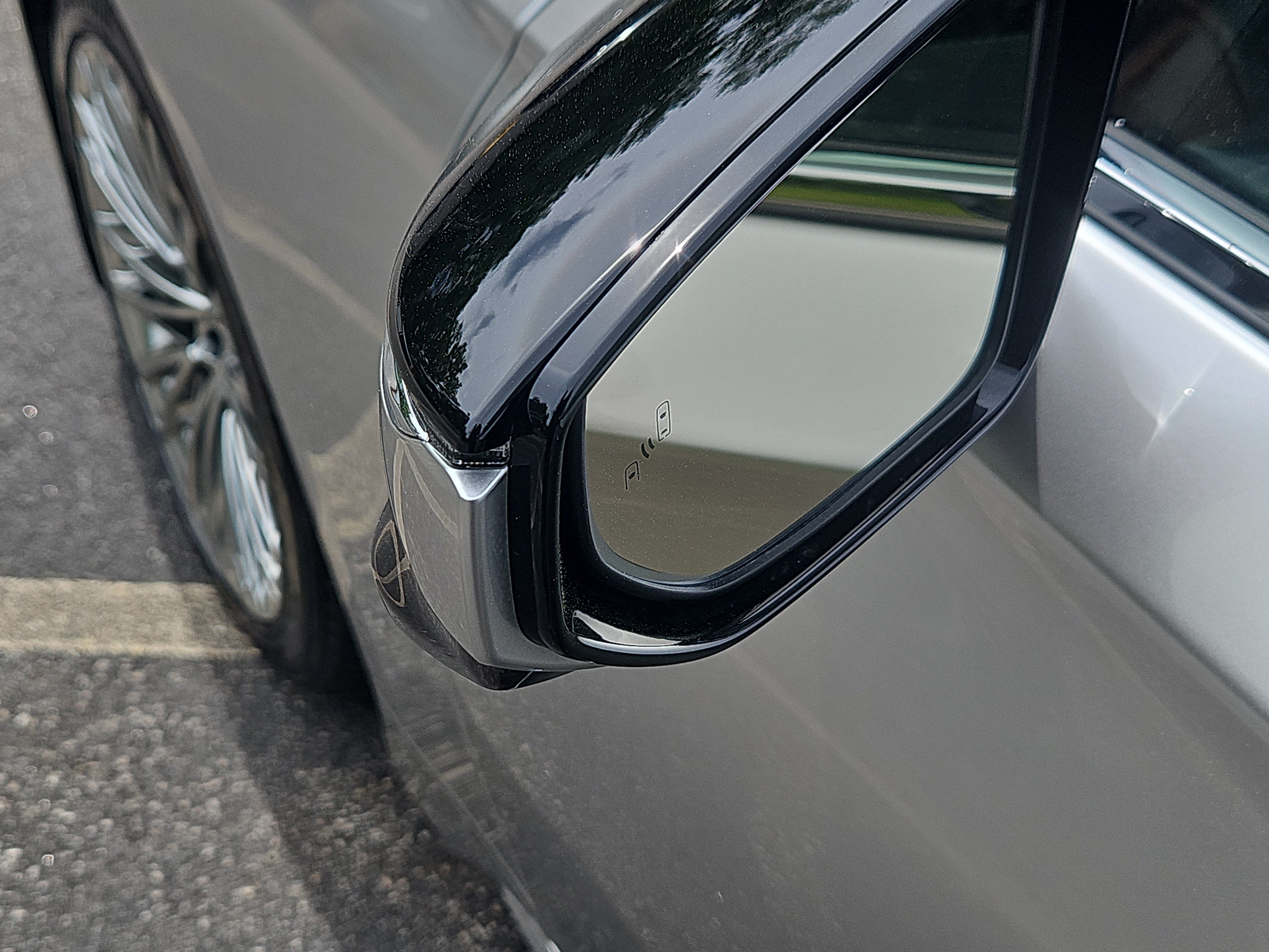 Used 2024 Lexus LS 500 AWD w/ Interior Upgrade Package image 12