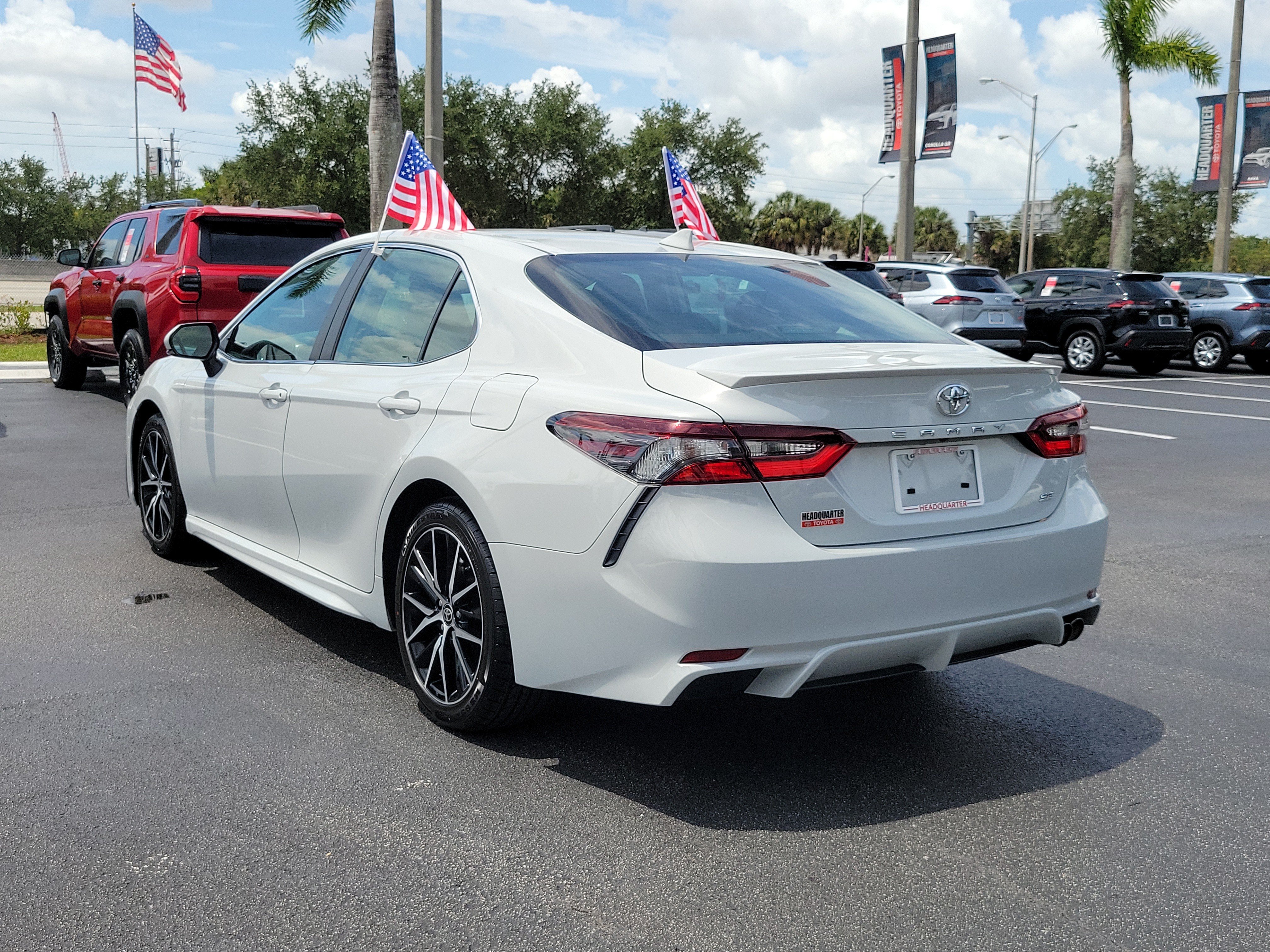 Used 2023 Toyota Camry SE FWD image 9