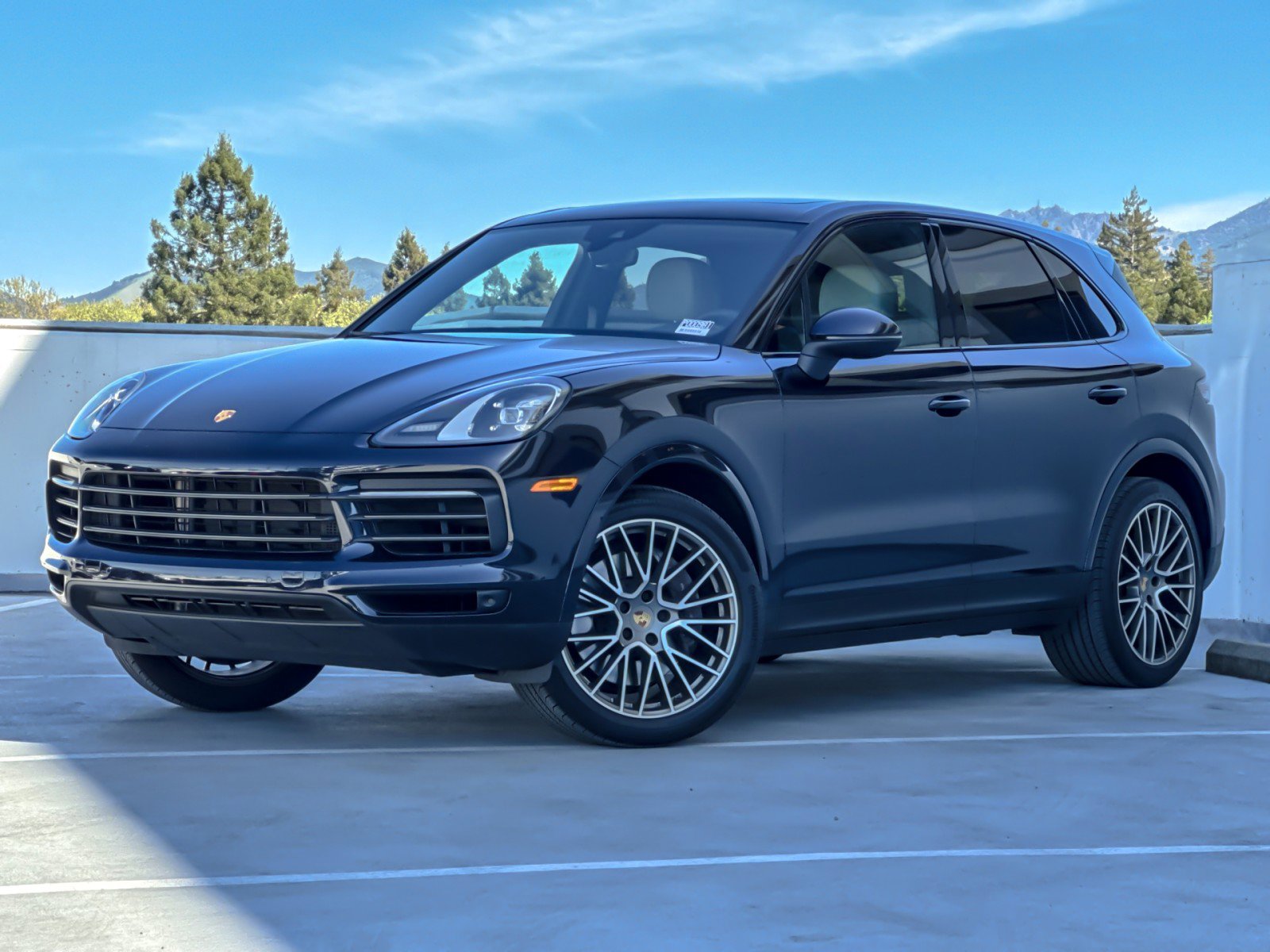 Certified 2023 Porsche Cayenne Platinum Edition image 1