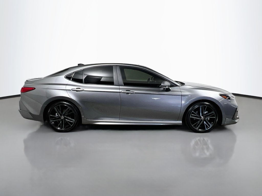 Used 2025 Toyota Camry XSE FWD image 2