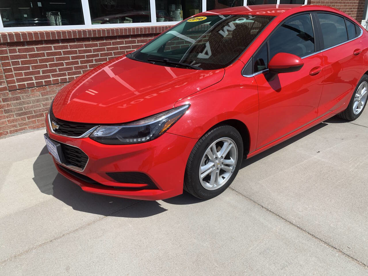 Used 2016 Chevrolet Cruze LT image 4