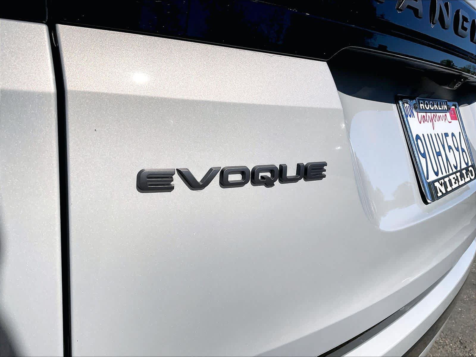 Used 2026 Land Rover Range Rover Evoque Dynamic SE AWD/4WD image 13