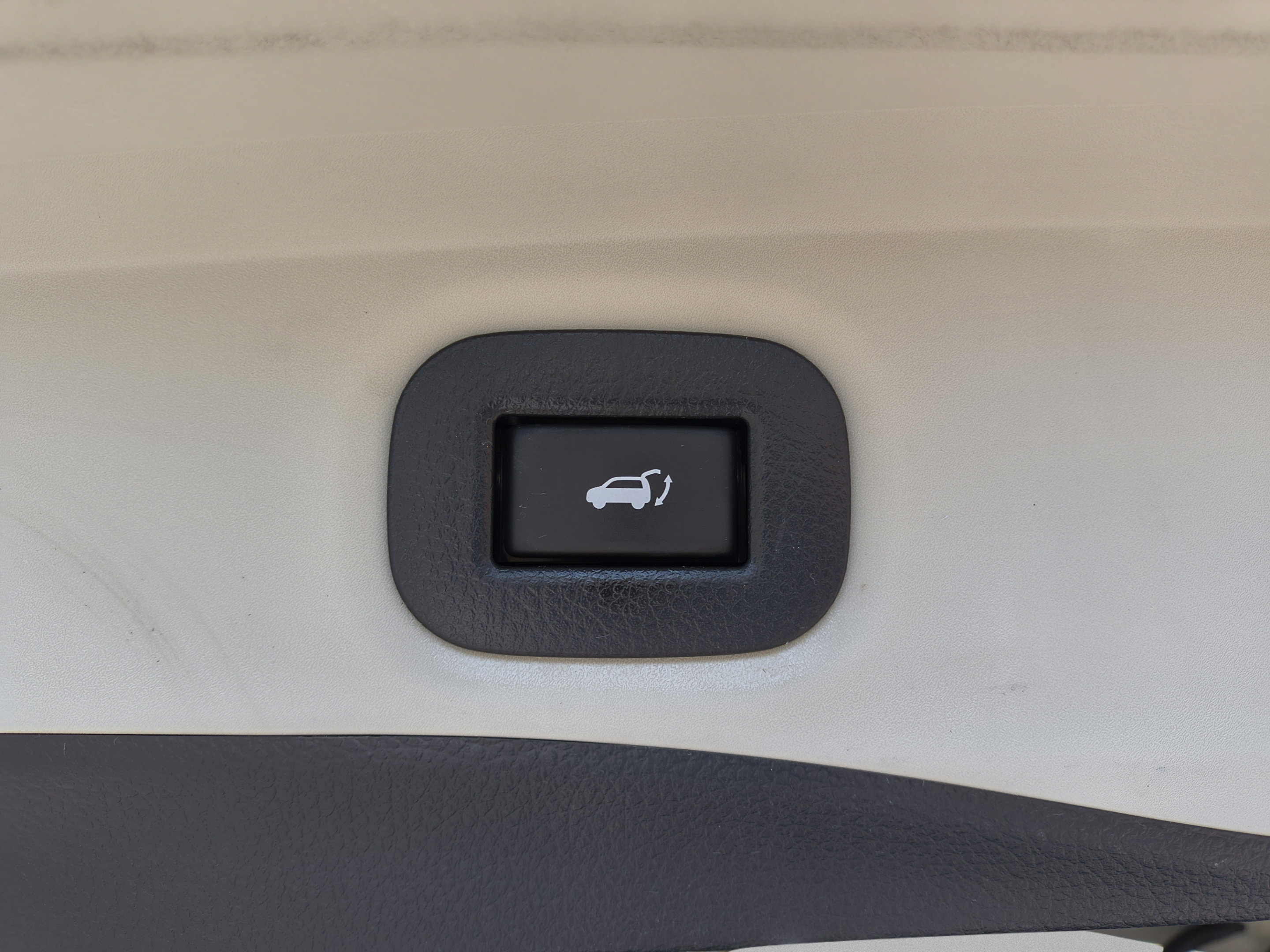 Used 2018 Nissan Rogue SV FWD image 12