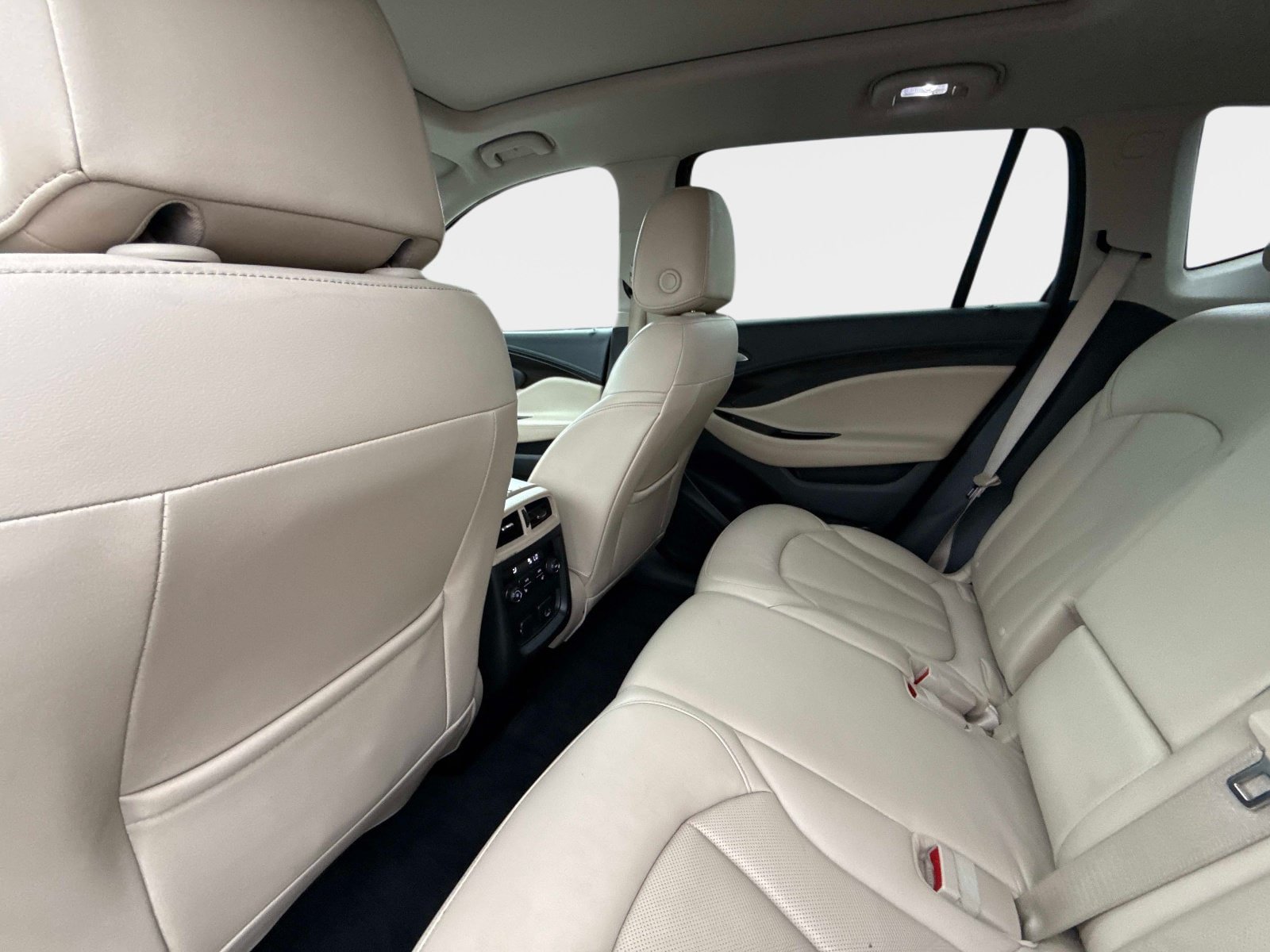 Used 2020 Buick Envision Essence FWD image 20