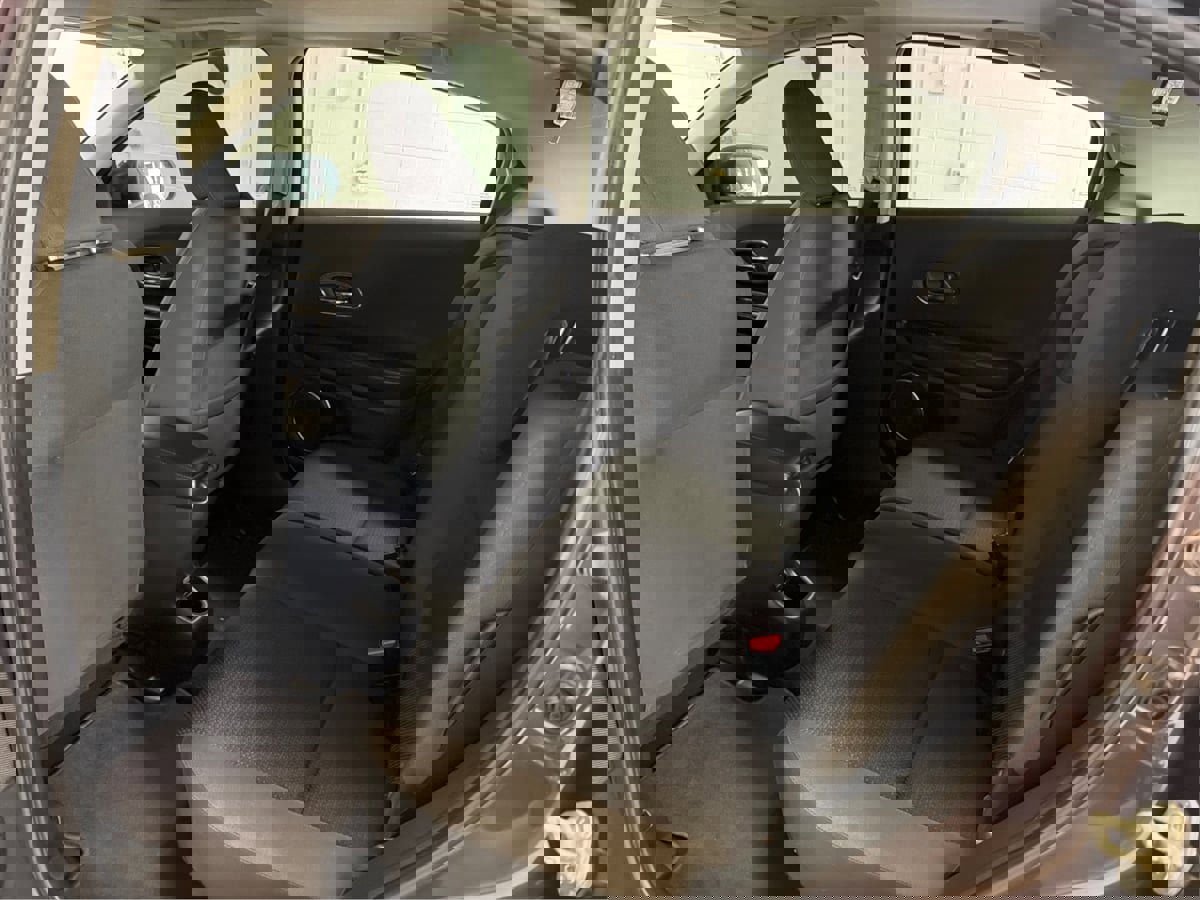 Used 2021 Honda HR-V EX image 10